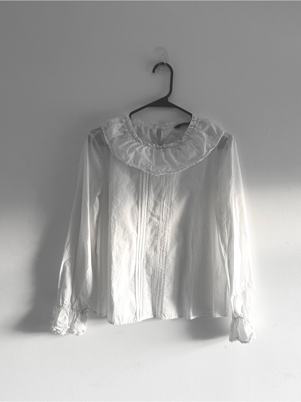 SHEIN White Ruffle Collar Long Sleeve Blouse